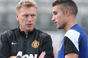 Man Utd dậy sóng: Van Persie nghi ngờ David Moyes
