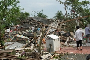 Vụ sập biển quảng cáo khiến 36 người “phơi sương”: Tai bay vạ gió hay do làm ẩu?