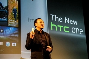 Dù thất bại trầm trọng, HTC vẫn quyết giữ CEO Chou