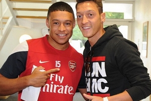 Vụ Mesut Oezil đến Arsenal: Perez không có tự trọng