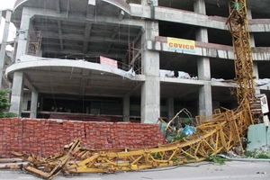 Quảng Ninh: Gãy cần cẩu dự án khách sạn 4 sao, 1 công nhân tử vong