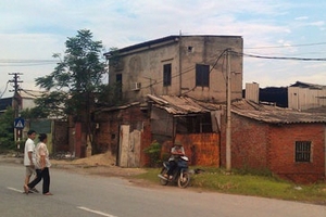 Tiềm ẩn một “làng ung thư” giữa Hà Nội: Dẹp xưởng ô nhiễm, trả lại đất cho dân