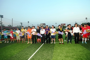 Hà Tĩnh: Khai mạc giải bóng đá nam thanh niên tranh Cúp Phú Quang