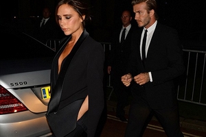 Beckham lộ hình xăm mới "khoe" tên vợ trên tay