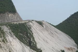 Hòa Bình: Quốc lộ 6 đang bị “xả thịt” ta ly âm