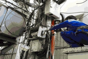 Hà Nội: Dân than phiền giá điện, nước tăng cao