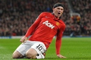 Rooney "nổi cơn điên" trong ngày đi vào lịch sử M.U