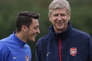 Wenger lo tương lai của Arsenal ở Champions League