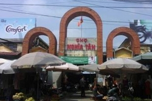 Chợ Nghĩa Tân, Cầu Giấy, Hà Nội: Vắng khách vì một số tiểu thương thiếu... văn hóa