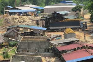 Sông Mã ô nhiễm vì nước kiềm