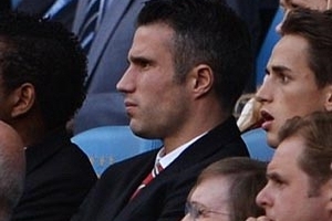 Van Persie trở lại ở trận "đại chiến" với Liverpool?