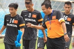 Đội tuyển U23 lặng lẽ về nước, Văn Sĩ nắm ĐTQG