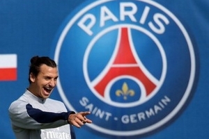 Ibra lĩnh lương "siêu khủng" khi gia hạn với PSG