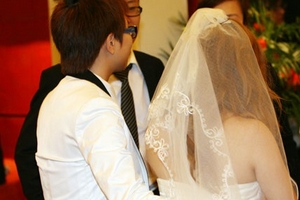 Con của người đồng tính sẽ mang họ ai?