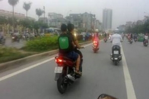 Hà Nội: Thà chịu phạt chứ không đội mũ bảo hiểm