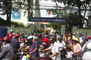 Tình trạng ùn tắc giao thông giờ tan tầm tại các trường học: Chưa thể vội vàng xử phạt