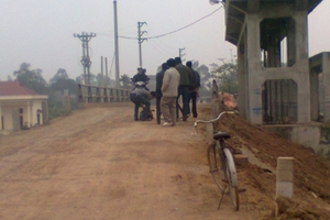 Cầu Đập Phúc, Hà Nam: Mới xây xong đã sập!