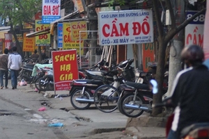 Cảnh báo tình trạng vay nặng lãi: Cắm cả bằng Đại học để vay