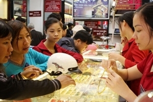 Giá vàng SJC hiện đang cao hơn thế giới 4,9 triệu đồng