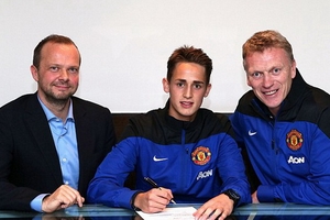 M.U chính thức trói tài năng trẻ Januzaj thành công