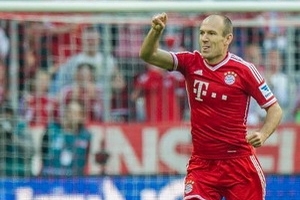 Video Robben "nổi điên" khi bị Pep không cho đá 11m