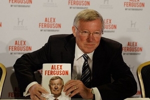 Sir Alex nói xấu Becks, Keane trong cuốn tự truyện