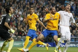 HLV Juventus chỉ trích trọng tài thiên vị Real Madrid