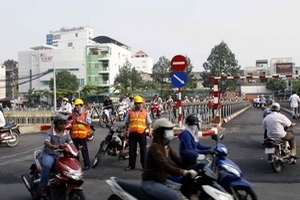 Cấm xe qua cầu Bông và Hậu Giang từ ngày 26/10