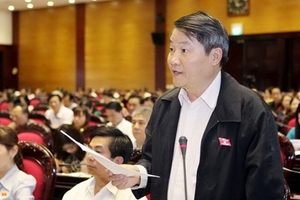 "Tránh vơ đũa cả nắm, mạt sát cán bộ y tế"