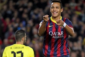 Sanchez được đưa "lên mây" sau khi lập đại công