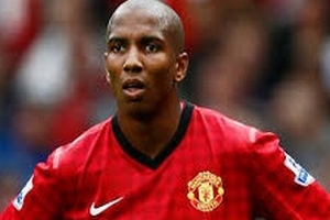 Clip Ashley Young ăn vạ làm xấu mặt Manchester United