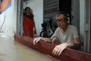 TPHCM: Một cơn mưa, nhiều cảnh báo