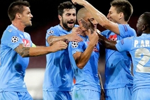 Video chiến thắng kịch tính của Napoli trước Masrseille