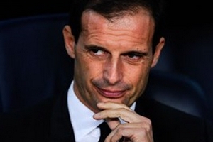 Thua Barca, huấn luyện viên Milan vẫn không sợ mất chức