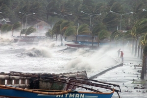 Siêu bão Haiyan tiến nhanh về phía vùng biển Việt Nam