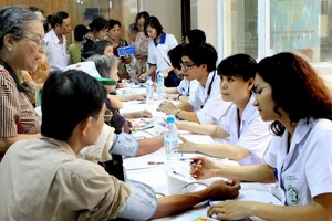 Tư vấn cho người dân về các bệnh lý tim mạch