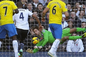 Krul tỏa sáng giúp Newcastle đánh bại Tottenham