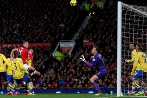 Kết quả đêm qua: M.U hạ gục Arsenal, Barca đại thắng