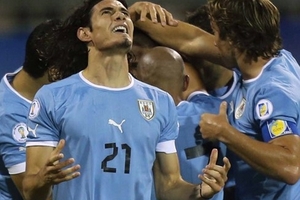 Đua nhau hủy diệt, Uruguay và Mexico đặt chân đến Brazil