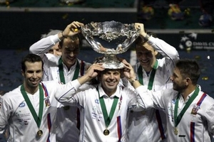 Djokovic thắng, Serbia vẫn ngậm ngùi nhìn Séc vô địch