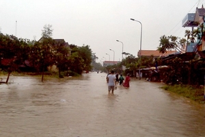 Quảng Ngãi: Lũ cuốn trôi nhà, hai vợ chồng mất tích