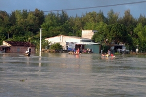 Lũ ở miền Trung giảm, đề phòng tình trạng sạt lở đất