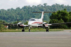 Máy bay không hạ càng, sân bay phải đóng cửa 3 tiếng