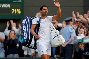 Cả Wimbledon sốc với thất bại 5 ván của Nadal