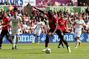 Swansea 0-4 Man United: Mourinho 'phiên bản mới'