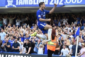 Ghi bàn, kiến tạo, Alvaro Morata đã đi vào lịch sử Premier League