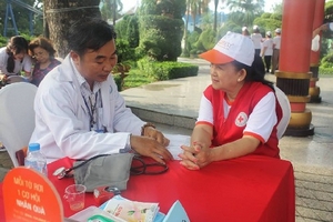TP.HCM: Tổ chức khám và tư vấn sức khoẻ miễn phí cho gần 5.000 người dân