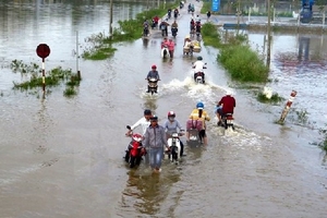 Trung Bộ mưa to diện rộng, ngập lụt nghiêm trọng ở nhiều nơi