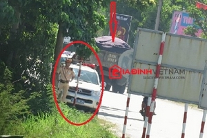 Hà Tĩnh: Cảnh sát giao thông ‘phớt lờ’ xe quá khổ?