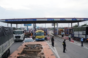 Từ Bắc vào Nam, container mất 93 triệu đồng phí BOT: Bộ GTVT nói 'không biết thông tin ở đâu ra'